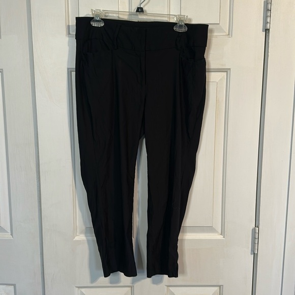 Lane Bryant Black Capri Size 14 - Picture 1 of 4